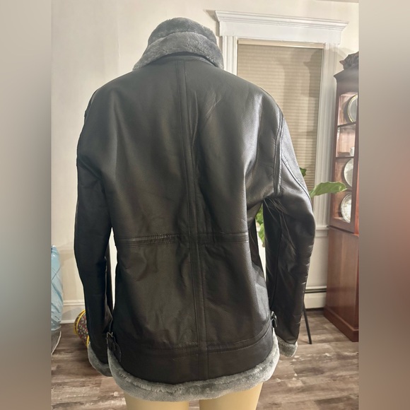 Black Leather Jacket with Gray Fur Trim - Picture 4 of 8